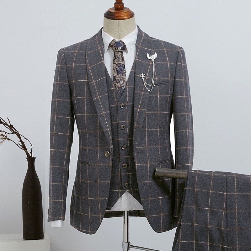 Barlow Fashion Dark Gray Plaid 3 Pieces Slim Fit Custom Business Suit