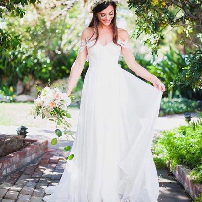 Simple But Elegant Off-the-shoulder Beach Wedding Dresses UK Floor Length With Appliques