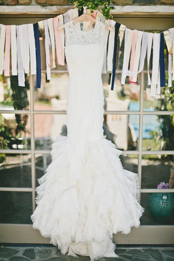 New Arrival Sleeveless Lace Wedding Dresses UK Sexy Mermaid Ruffles Floor Length