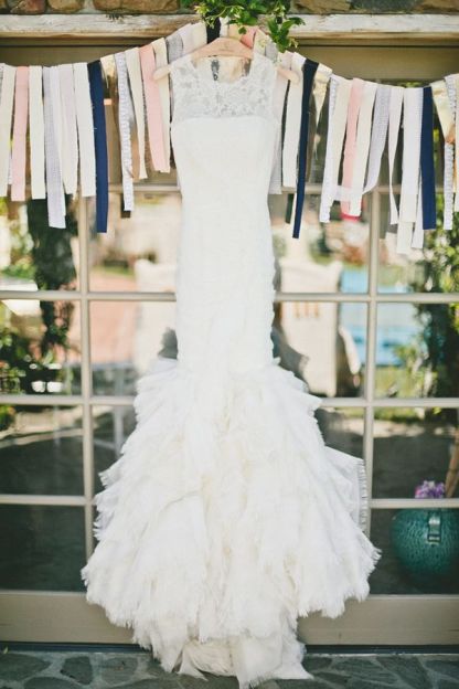 New Arrival Sleeveless Lace Wedding Dresses UK Sexy Mermaid Ruffles Floor Length
