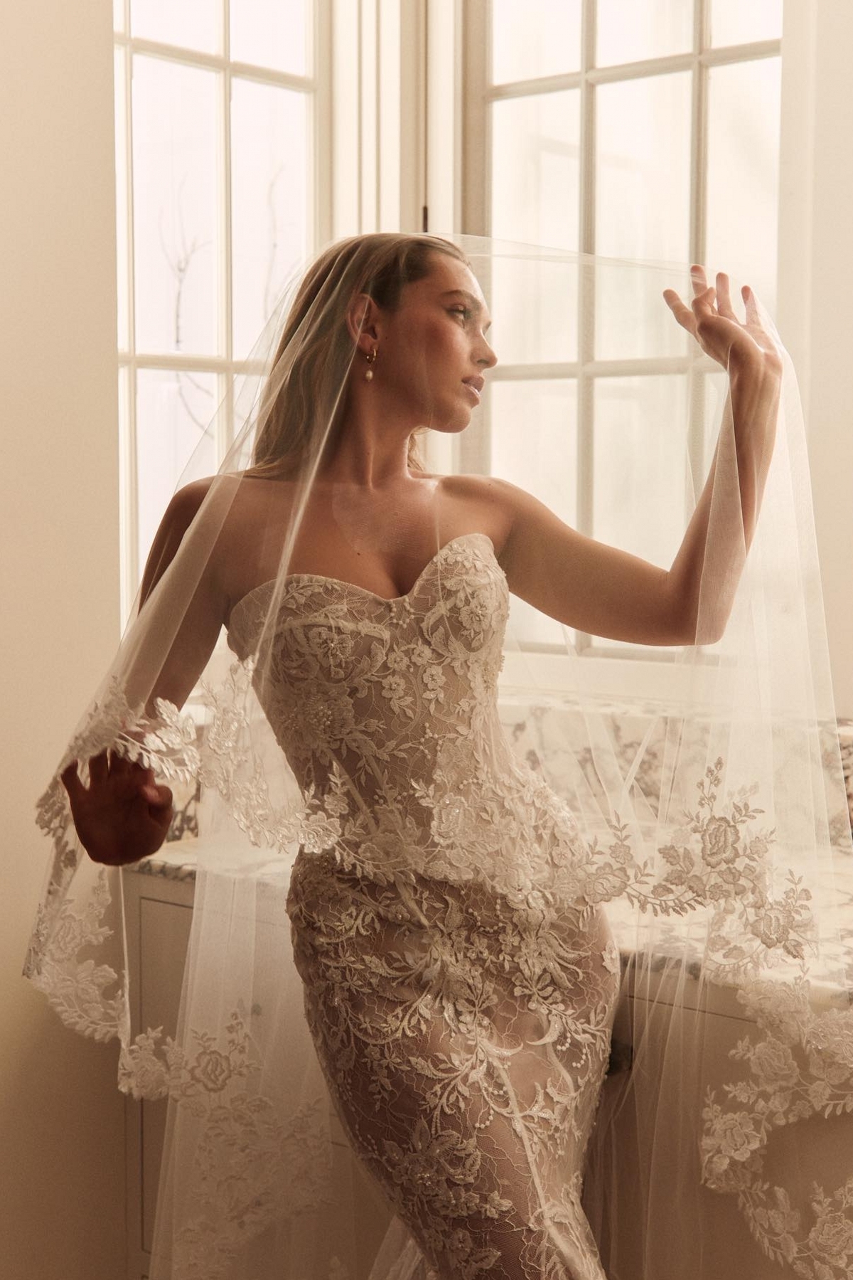 Sweetheart Strapless Tulle Appliques Lace Mermaid Wedding Dresses