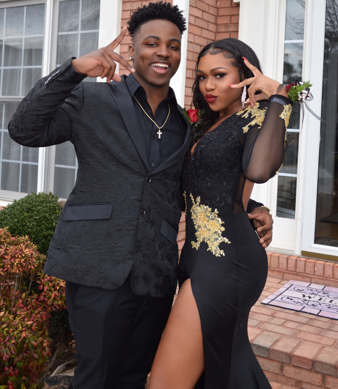 Black Long Sleeve Prom Dress UK | Gold Appliques Mermaid Evening Dress UK