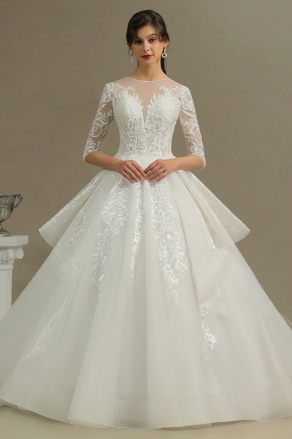 Luxury Floral Lace Bridal Gown Crew Neck Long Sleeves Wedding Dress