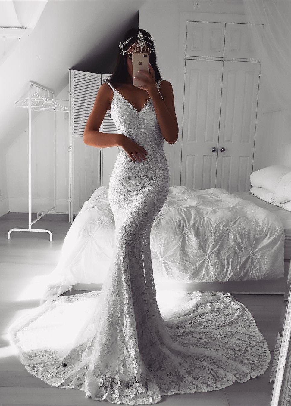 Modern Lace V-neck White Sexy Mermaid Wedding Dress | Discount Bridal Gown