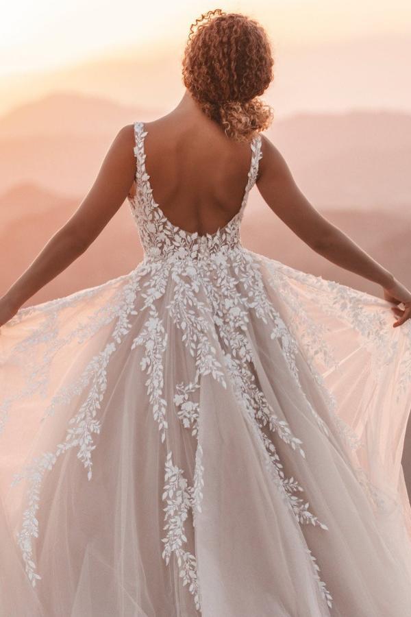 Elegant V-Neck Ruched Tulle Lace A-Line Floor -Length Wedding Dress