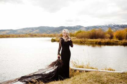 Long Sleeves Black Mermaid Wedding Gown Backless Lace Bridal Dresses