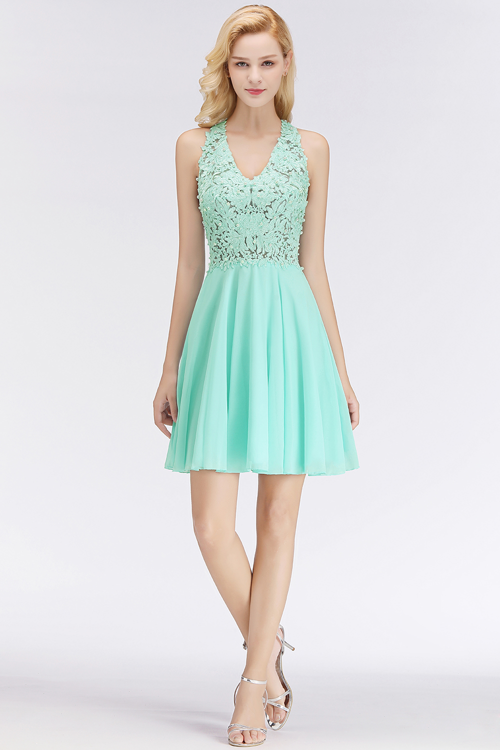 Mint Green Lace Short Bridesmaid Dress Halter V-Neck Pearls Chiffon Wedding Party Dress Knee Length