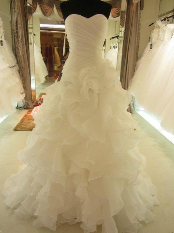 Ruffles Organza Ball Gown Sleeveless Court Train Sweetheart Wedding Dresses UK