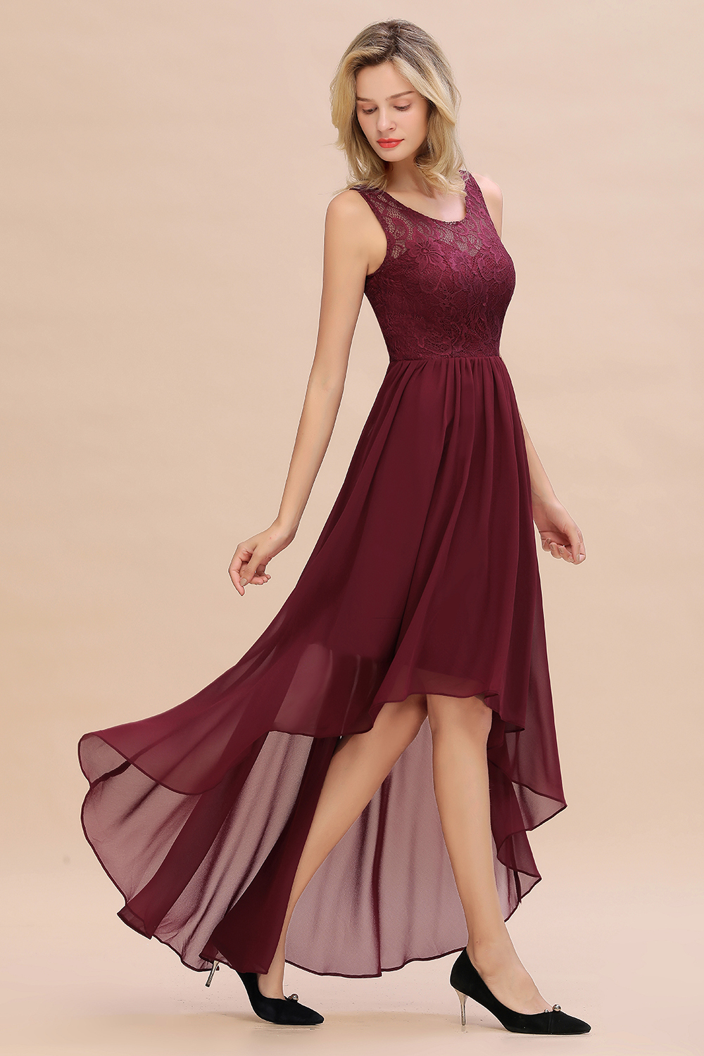 Elegant Jewel Neck Lace Hi-Lo Burgundy Bridesmaid Dress Sleeveless Chiffon Evening Dress