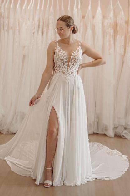 Spaghetti Straps Chiffon Appliques Lace A-Line Wedding Dresses with Slit