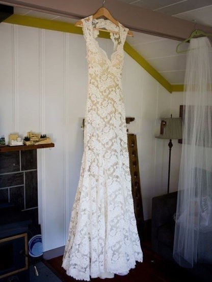 Sleeveless V-neck Lace Sweep Train Wedding Dresses UK