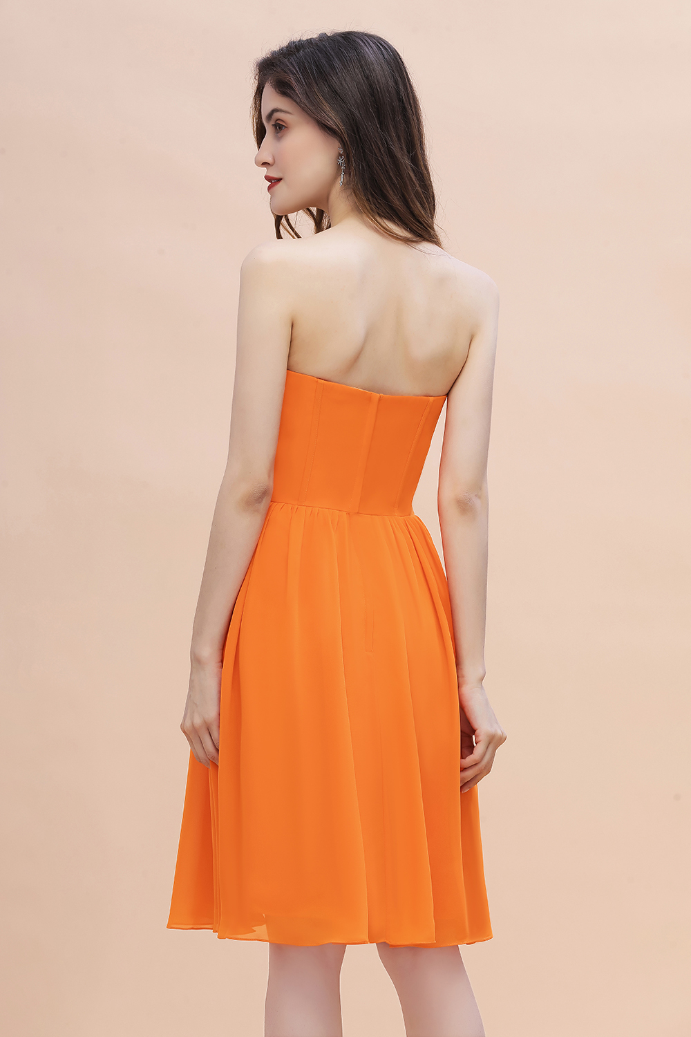 Pretty Strapless Orange Short Bridesmaid Dresses Knee Length Wedding Party Dress