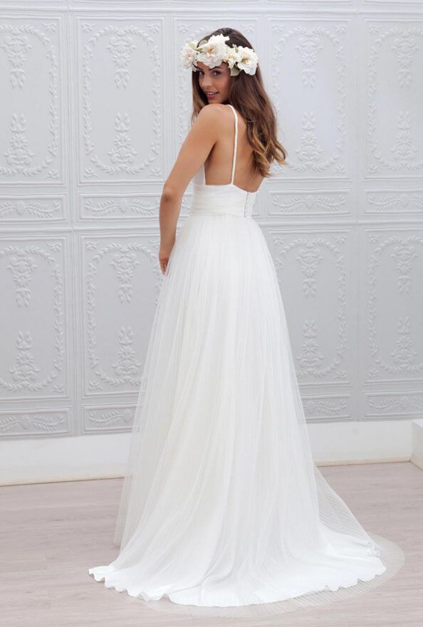 Elegant White Spaghetti Straps Wedding Dress Summer Beach Tulle Floor Length BA3218