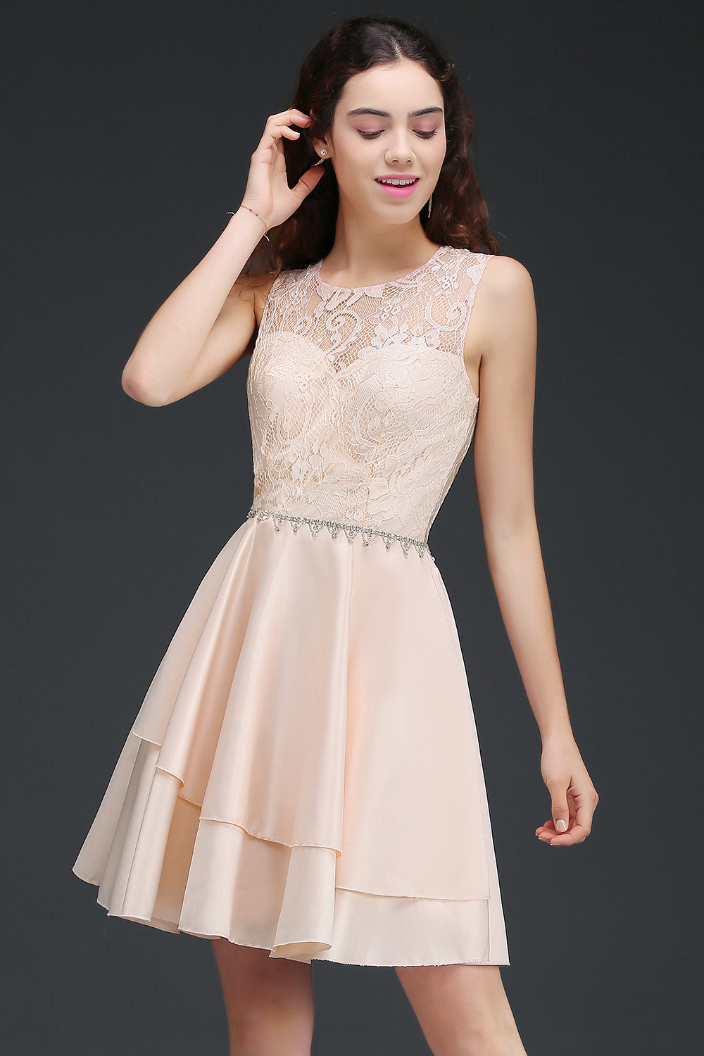 Chic Scoop Neck Lace Short Bridesmaid Dress Sleeveless Chiffon Formal Dress with Beadings