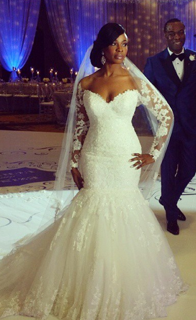 Elegant Off-the-shoulder Long Sleeve Sexy Mermaid Wedding Dress With Appliques BO7238