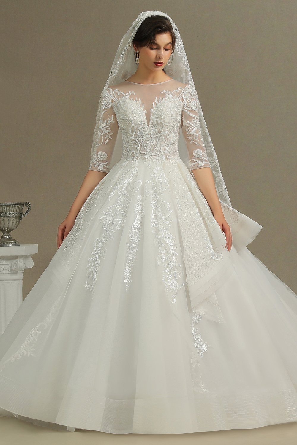 Luxury Floral Lace Bridal Gown Crew Neck Long Sleeves Wedding Dress