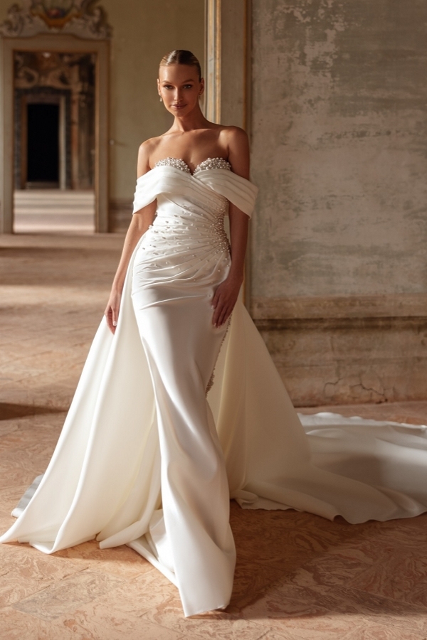 Off-the-Shoulder Ruched Pearl Detailing Mermaid Wedding Dresses with Train