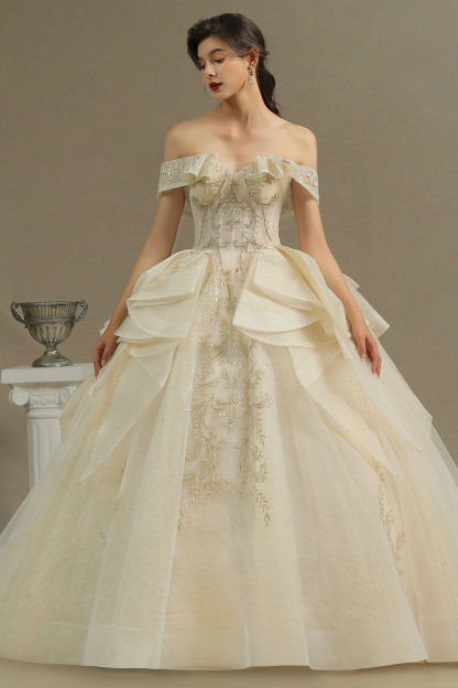 Gorgeous Off-the-Shoulder Floral Appliques Ball Gown aline Bridal Gown