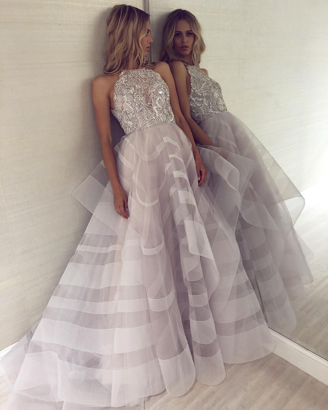 Sexy A-line Appliques Halter Sleeveless Long Length Prom Dress UK