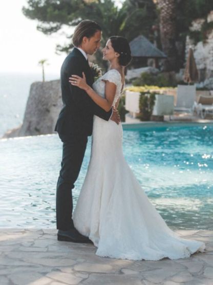 Delicate Tulle Lace Sexy Mermaid Wedding Dress Beadss Sweep Train