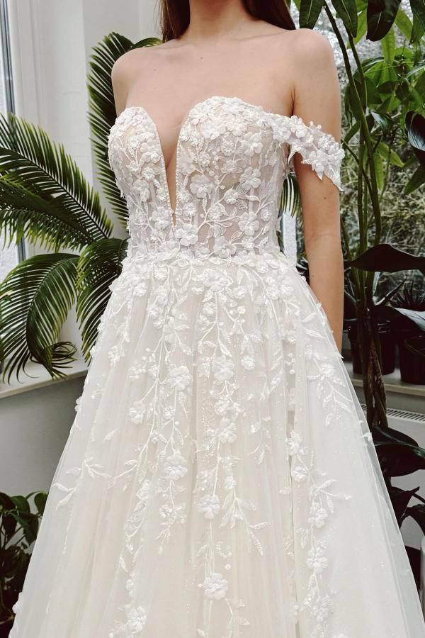 Off-the-Shoulder White Floral Lace Wedding Dress Simple Aline Tulle Bridal Dress