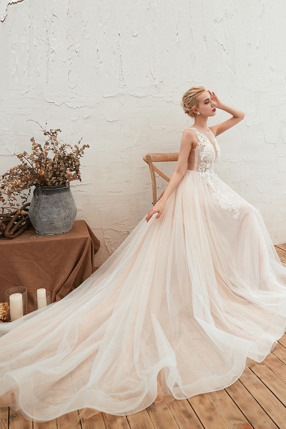 Stylish Scoop Neck ALine Wedding Dress Sleeveless Tulle Lace Bridal Gown