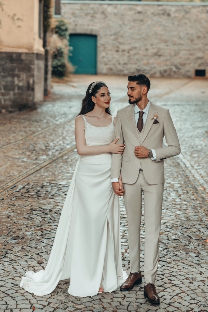 Unique Satin Ruched Pearl A-Line Wedding Dresses Chapel Train