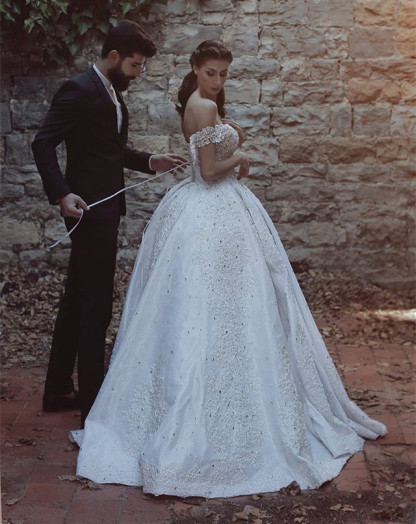 Elegant Off-the-Shoulder Lace Wedding Dress Ball Gown Beads Wedding Reception