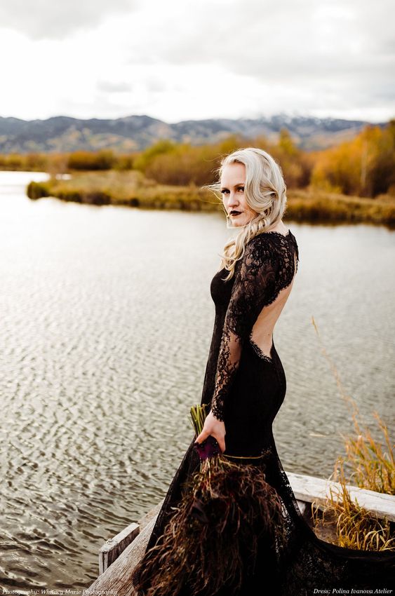 Long Sleeves Black Mermaid Wedding Gown Backless Lace Bridal Dresses