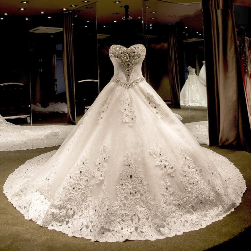 Luxurious Sweetheart Ball Gown Wedding Dress Crystal Beadss Long Train