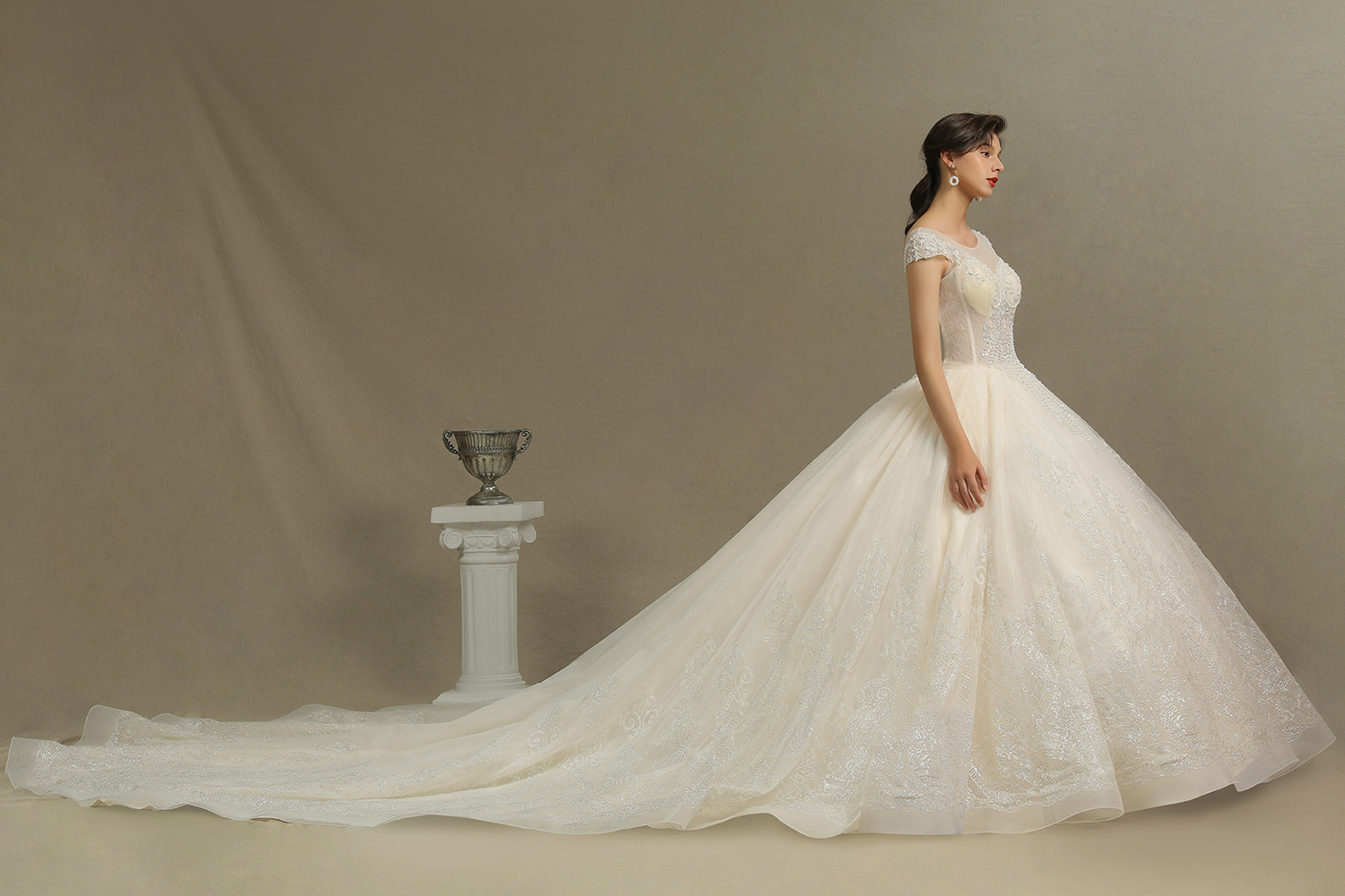 Cap Sleeve Aline Cathedral wedding dress Tulle Lace Appliques Garden Bridal Gown