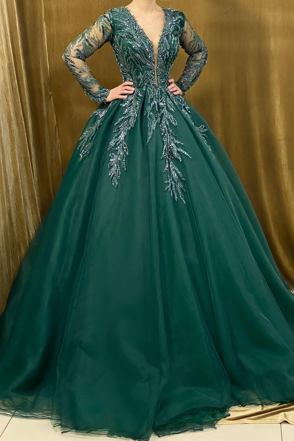 V-neck Sequins Floor-length A-Line Prom Dresses Long Sleeve
