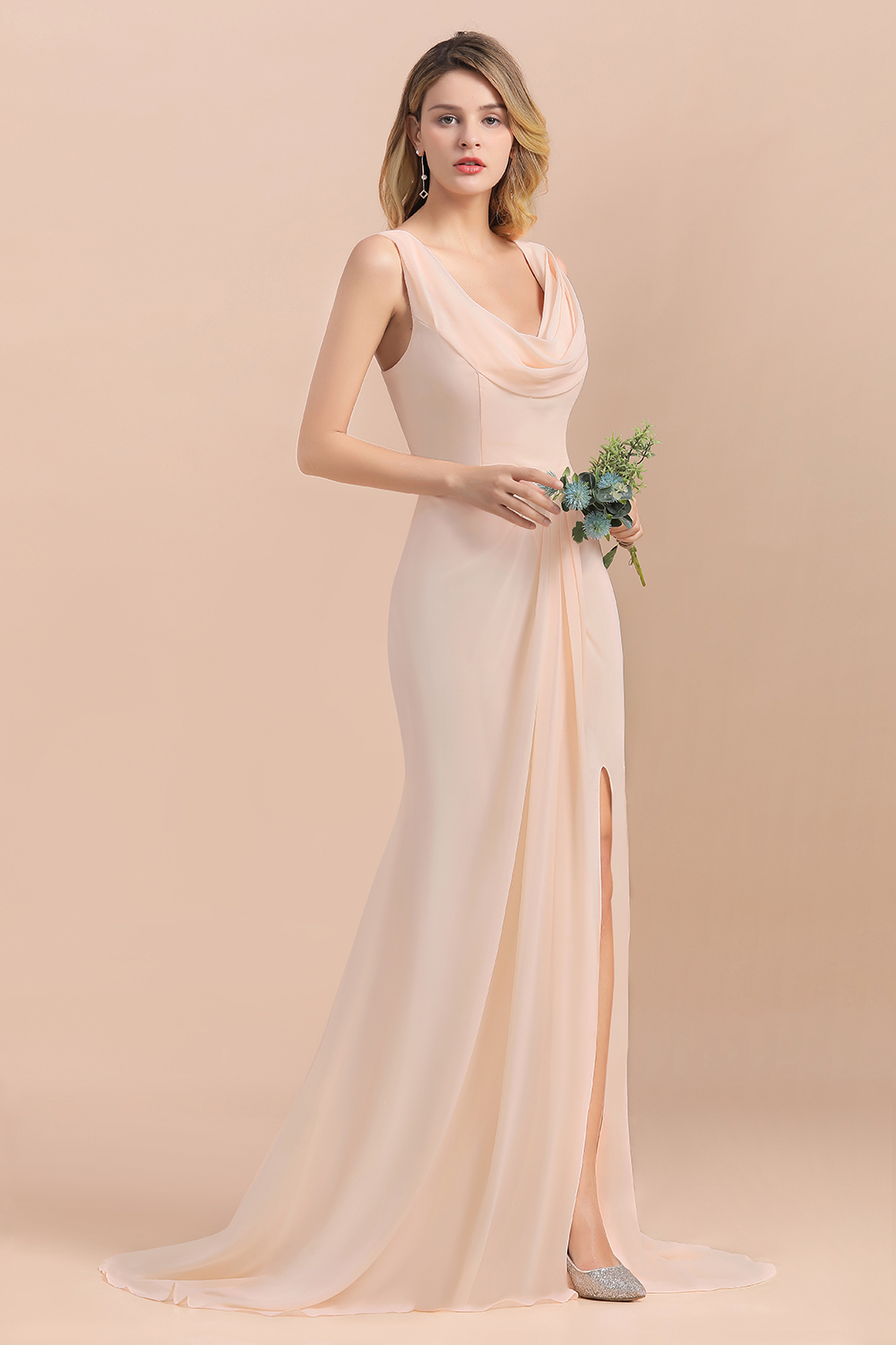 Elegant Champagne V-Neck Chiffon Bridesmaid Dress Sleeveless Side Slit Wedding Guest Dress