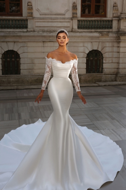 Off-the-Shoulder Long Sleeve Mermaid Wedding Dresses Chapel Train