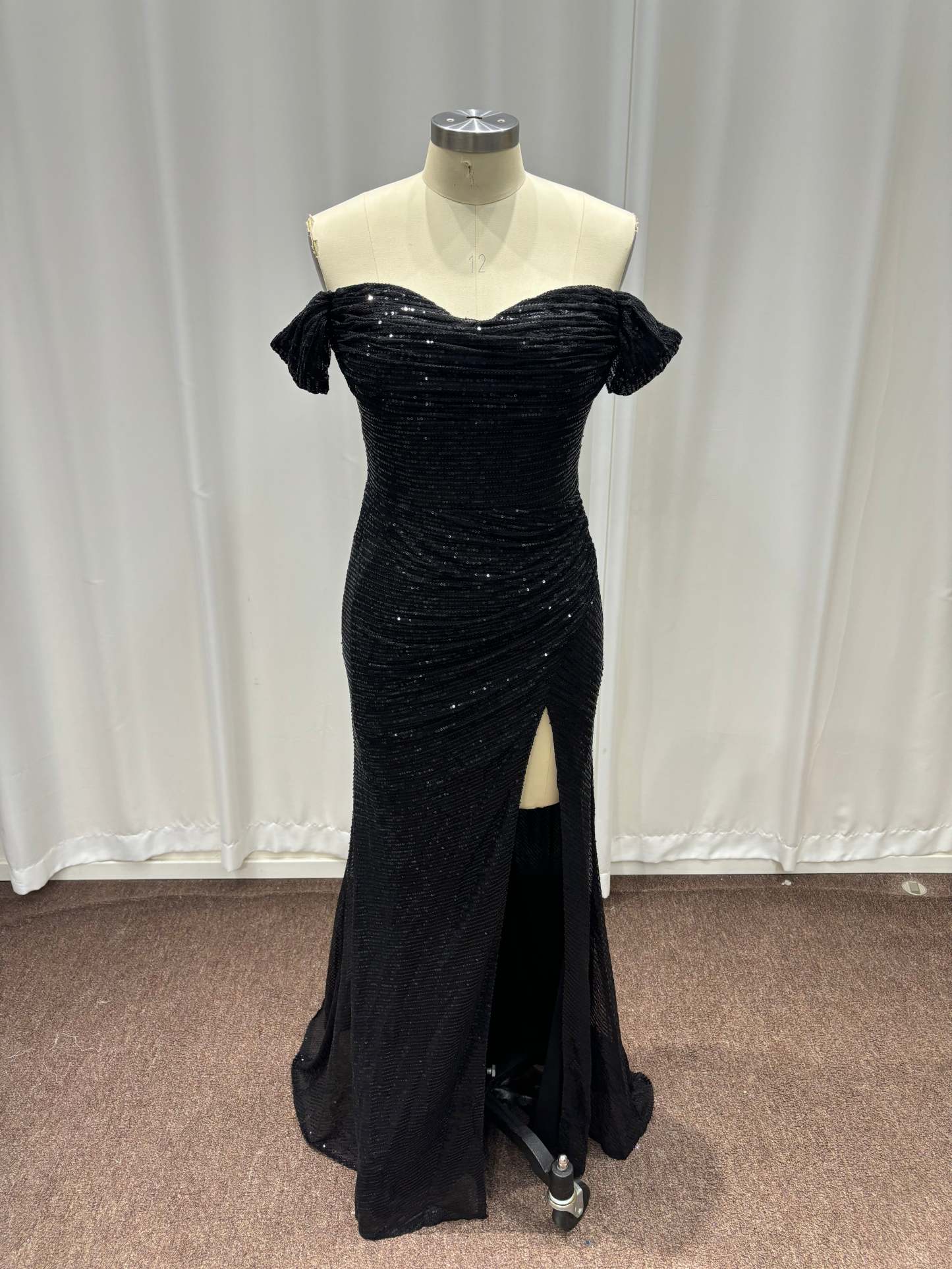 Black Off-the-Shoulder Sequins Mermaid Evening Dresses with Slit