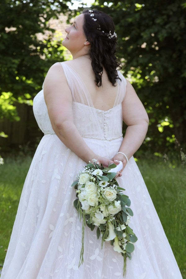 A-Line Tulle Plus Size Wedding Dresses with Applique