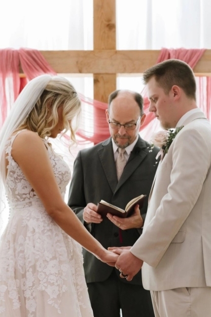 Glamorous Ivory Aline Wedding Dress Sleeveless Tulle Lace Appliques Bridal Dress