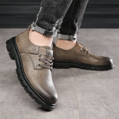 Sapatos casuais de couro para homem, feitos à mão em Itália