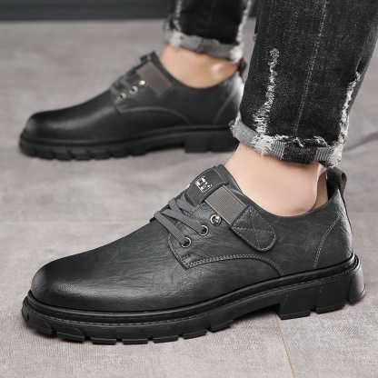 Sapatos casuais de couro para homem, feitos à mão em Itália