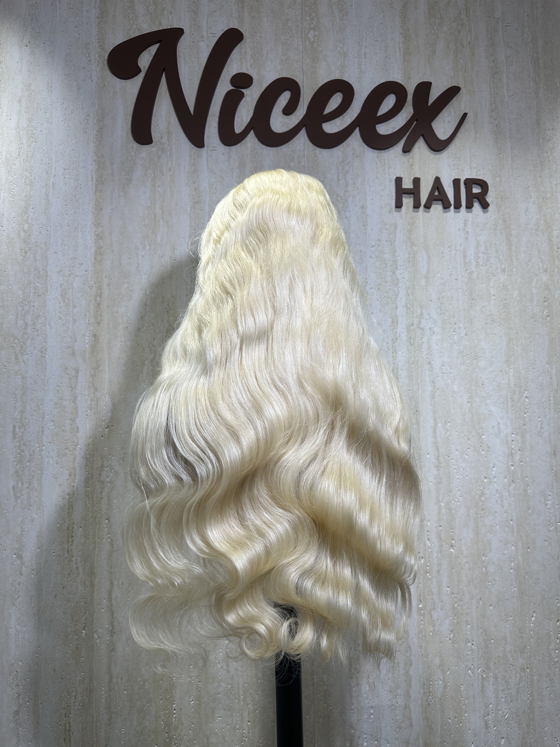 Raw Hair 613 Blonde Hair Color Wavy 13x6 13x4 Lace Frontal Wig Glue less 4x4 5x5 6x6 Body Wave Human Hair Wigs for Women