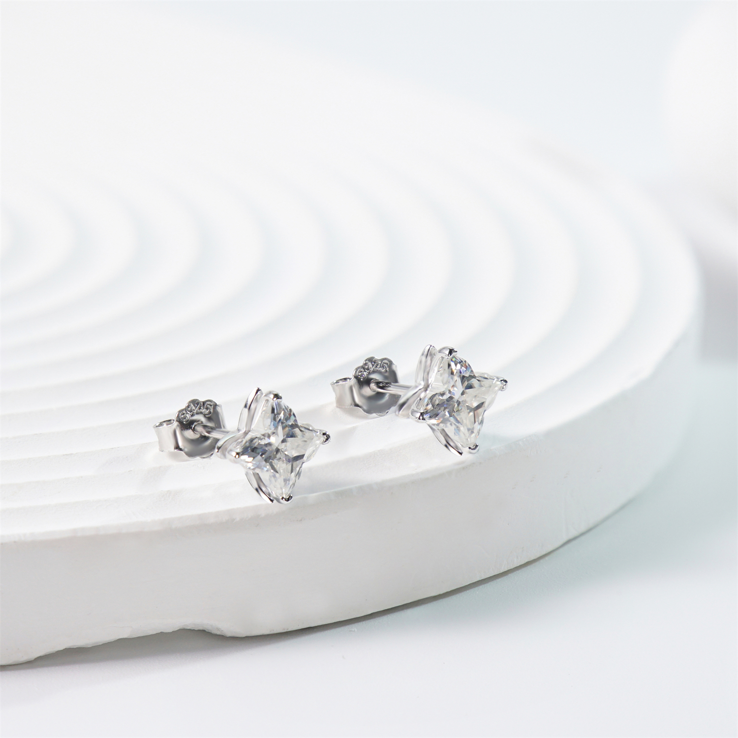 Delzzad Solitaire Clover Stud Earrings Lab-Created Moissanite Stud Earring S925 Sterling Silver Moissanite Jewelry Perfect Birthday Gift for Men Women Wedding Set