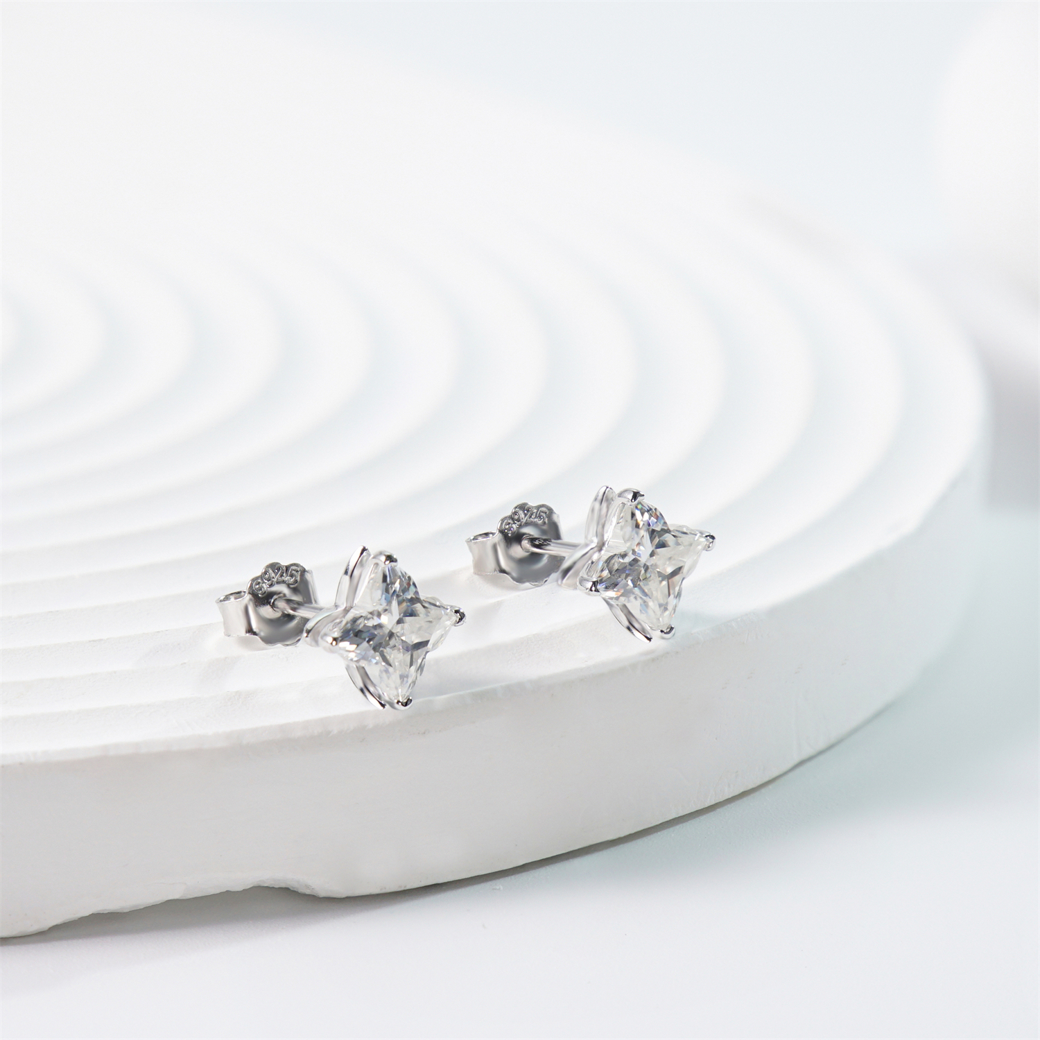 Delzzad Solitaire Clover Stud Earrings Lab-Created Moissanite Stud Earring S925 Sterling Silver Moissanite Jewelry Perfect Birthday Gift for Men Women Wedding Set