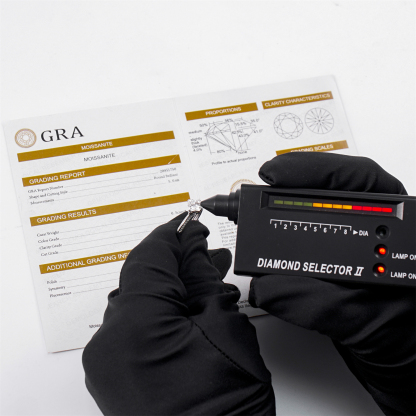 Delzzad Shining Adjustable Four-Leaf Clover Ring Lab-Created Moissanite Engagement Ring S925 Sterling Silver Moissanite Jewelry Perfect Gift