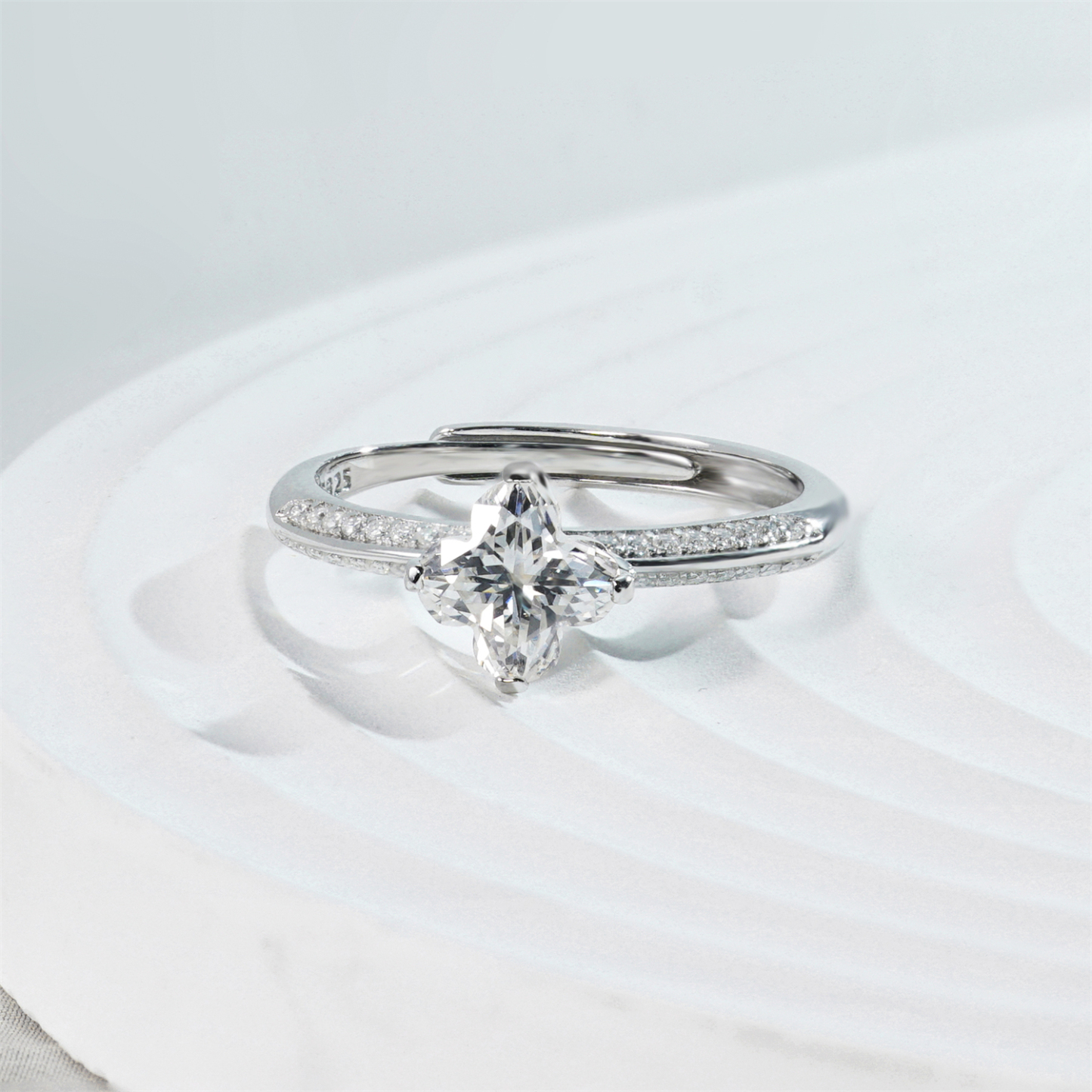 Delzzad Shining Adjustable Four-Leaf Clover Ring Lab-Created Moissanite Engagement Ring S925 Sterling Silver Moissanite Jewelry Perfect Gift