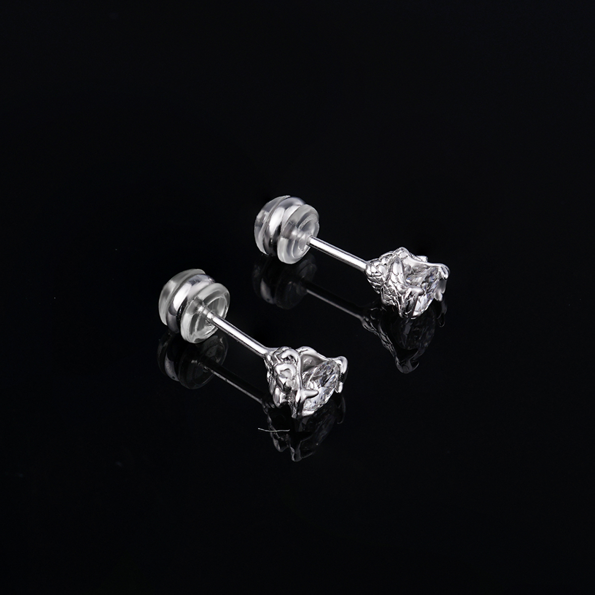 Dragon Claw Prong Earrings S925 VVS Synthetic Moissanite Stud
