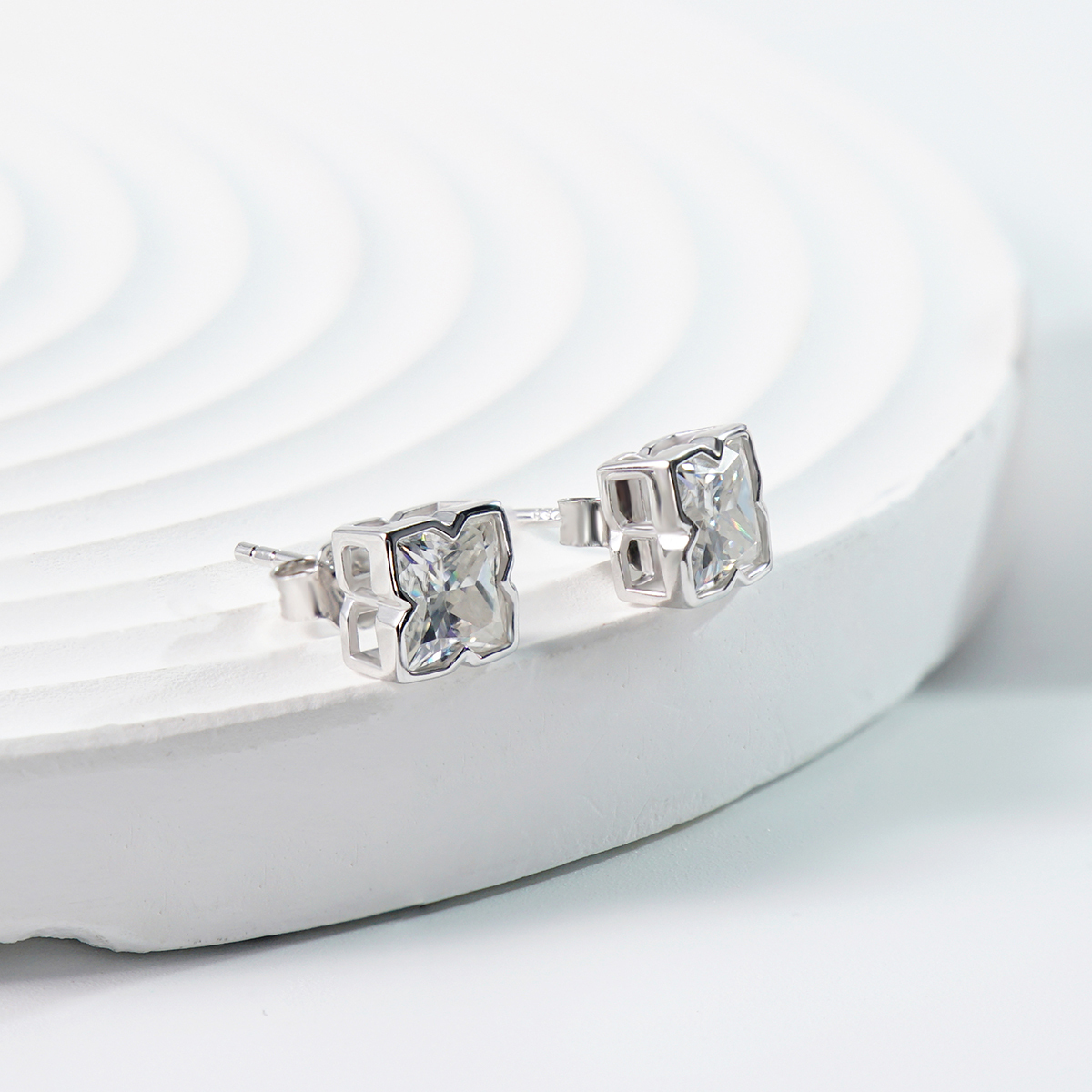 Delzzad Shining Four-Leaf Earrings Lab-Created Moissanite Stud Earring S925 Sterling Silver Moissanite Jewelry Perfect Gift for Women Wedding Set