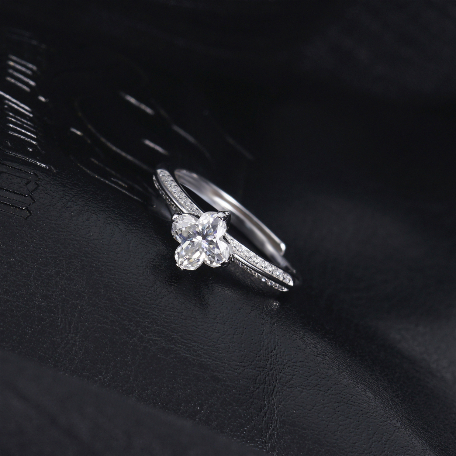 Delzzad Shining Adjustable Four-Leaf Clover Ring Lab-Created Moissanite Engagement Ring S925 Sterling Silver Moissanite Jewelry Perfect Gift