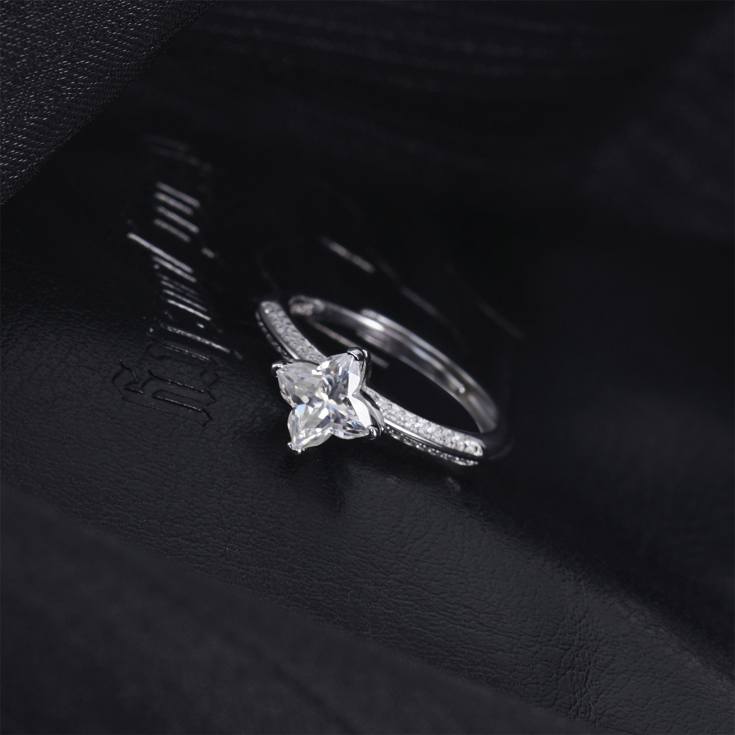 Delzzad Bling Adjustable Four-Leaf Ring Lab-Created Moissanite Engagement Ring S925 Sterling Silver Moissanite Jewelry Perfect Gift