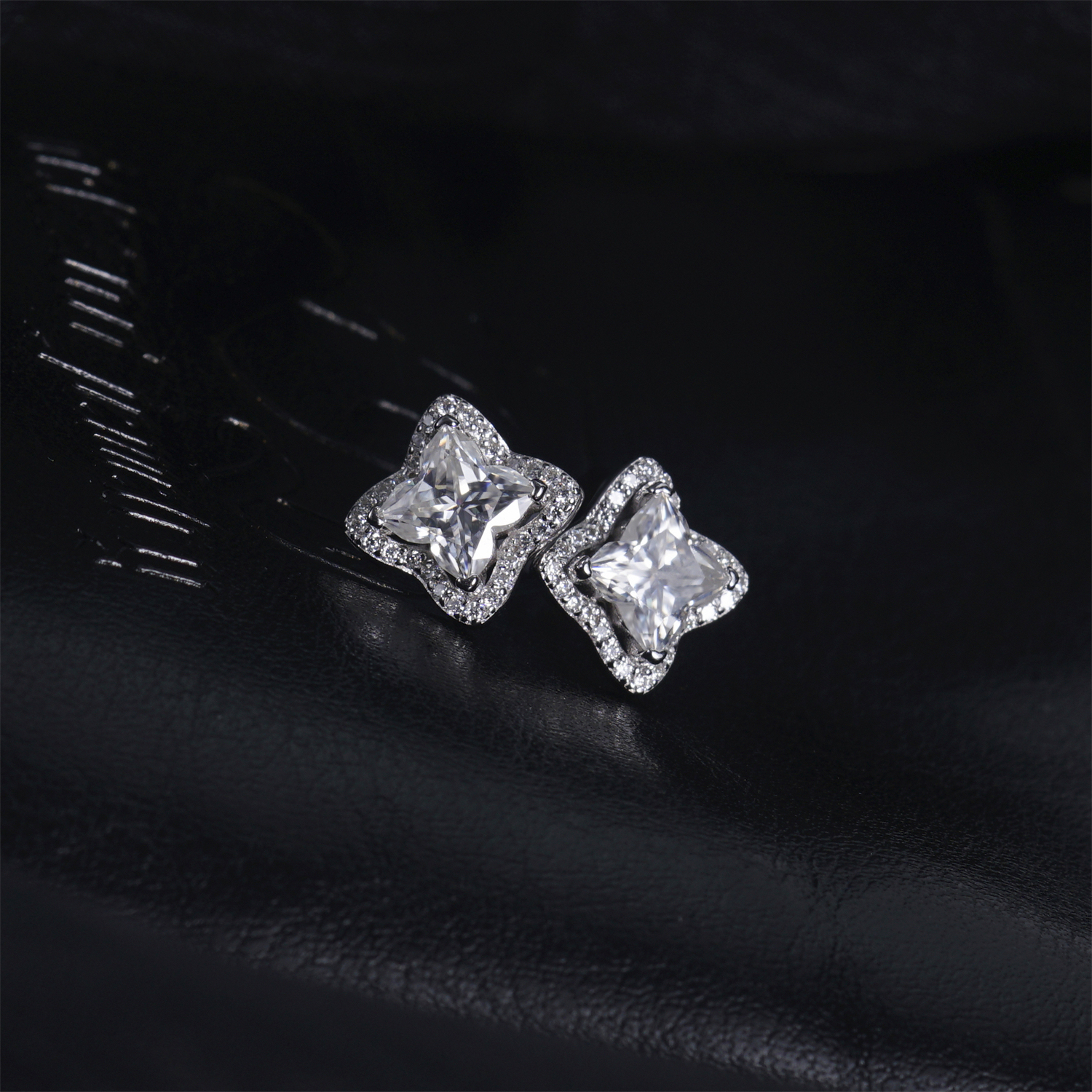 Delzzad Bling Luxury Four-Leaf Clover Earrings Lab-Created Moissanite Stud Earring S925 Sterling Silver Moissanite Jewelry Perfect  Gift for Men Women Wedding Set