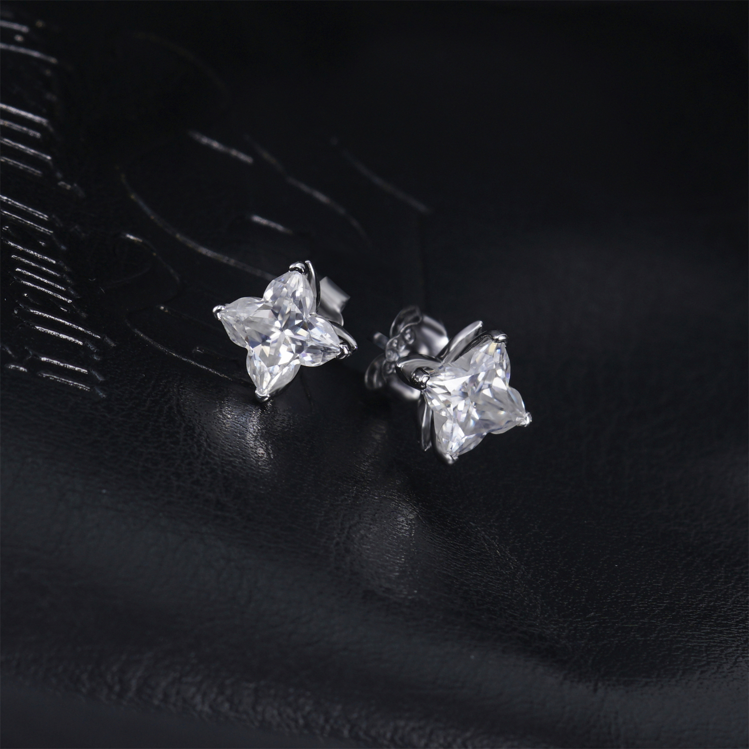 Delzzad Solitaire Clover Stud Earrings Lab-Created Moissanite Stud Earring S925 Sterling Silver Moissanite Jewelry Perfect Birthday Gift for Men Women Wedding Set